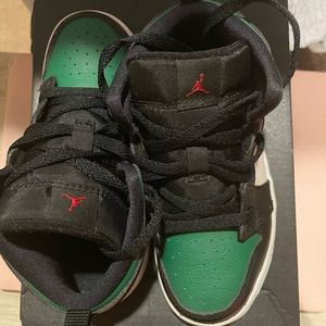 Jordan Retro 1 Mid size 9c